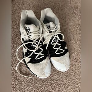 Kyrie basketball shoes